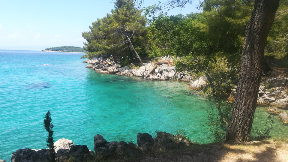 Ja, der Hundestrand in Malinska sieht tatsächlich so aus :) 